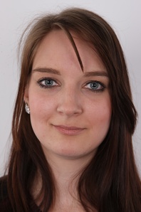 1. Download full pics of Lucie (20) from czechcasting.com