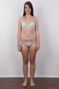 7. Download full pics of Lucie (20) from czechcasting.com