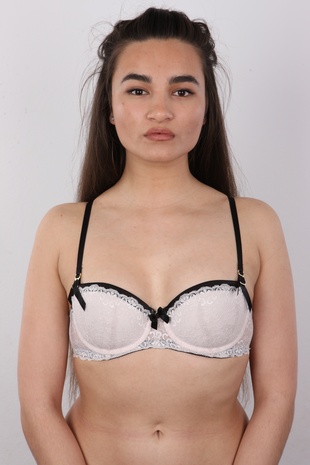 6. Download full pics of model Ester (22) from czechcasting.com