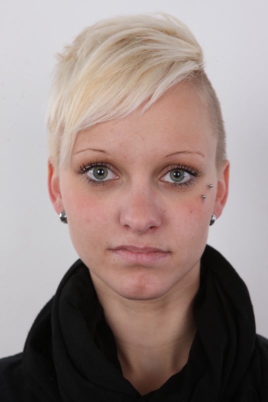 1. Download full pics of Lucie (23) from czechcasting.com