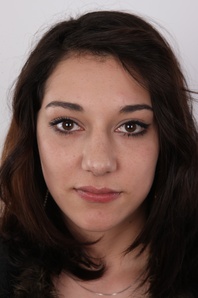 1. Download full pics of Tereza (21) from czechcasting.com