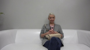 1. Download full pics of Denisa (25) from czechcasting.com