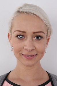 1. Download full pics of Denisa (25) from czechcasting.com