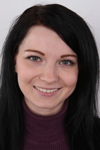 1. Download full pics of Veronika (29) from czechcasting.com