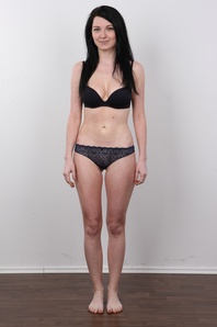 4. Download full pics of Veronika (29) from czechcasting.com