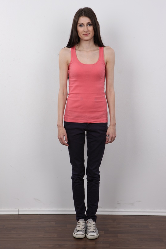 2. Download full pics of Sandra (23) from czechcasting.com