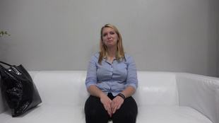 1. Download full pics of Nikol (22) from czechcasting.com