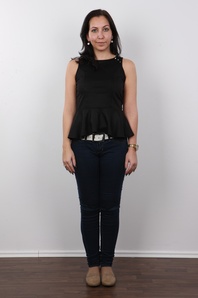 2. Download full pics of Zuzana (24) from czechcasting.com