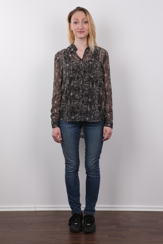 2. Download full pics of Christyna (18) from czechcasting.com