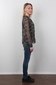 3. Download full pics of Christyna (18) from czechcasting.com