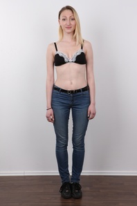 4. Download full pics of Christyna (18) from czechcasting.com