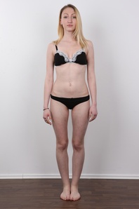 7. Download full pics of Christyna (18) from czechcasting.com