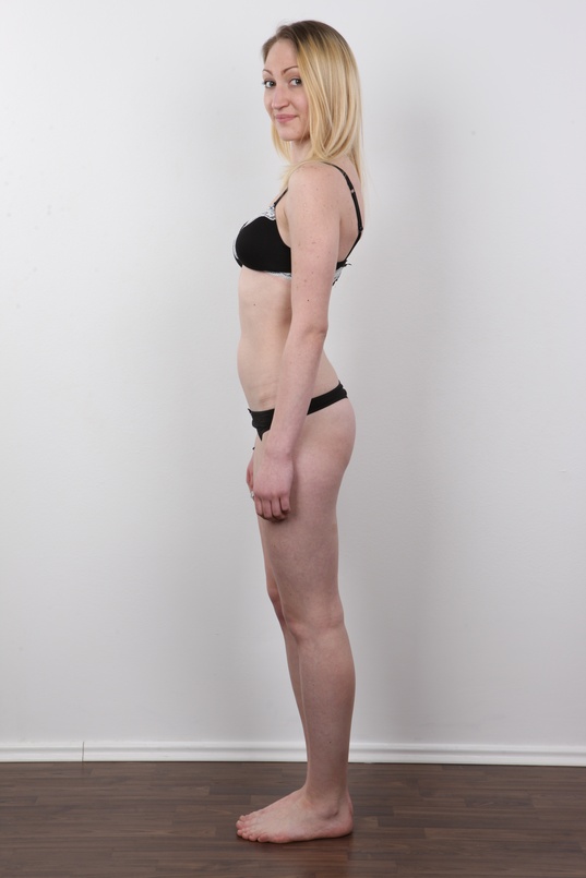 8. Download full pics of Christyna (18) from czechcasting.com