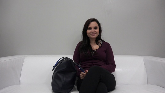 1. Download full pics of Tereza (20) from czechcasting.com