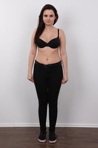 4. Download full pics of Tereza (20) from czechcasting.com