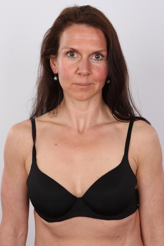 6. Download full pics of Katka (37) from czechcasting.com