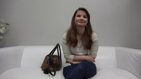 1. Download full pics of Darina (22) from czechcasting.com