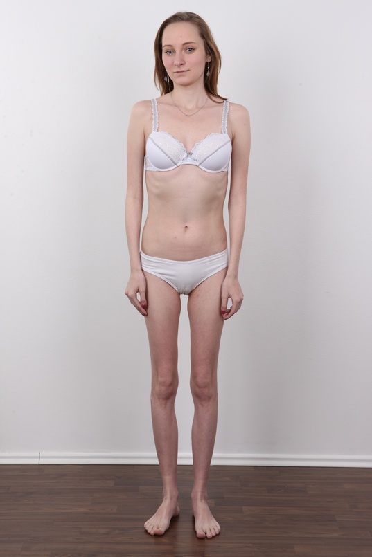 7. Download full pics of Nikola (20) from czechcasting.com