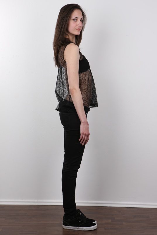 3. Download full pics of Michaela (19) from czechcasting.com