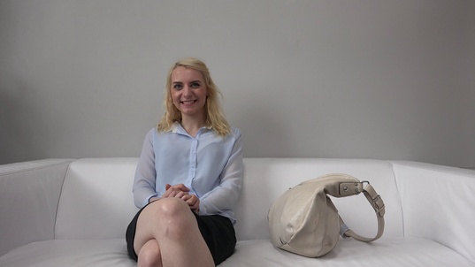 1. Download full pics of Marie (20) from czechcasting.com