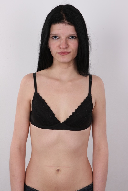 6. Download full pics of Dominika (23) from czechcasting.com