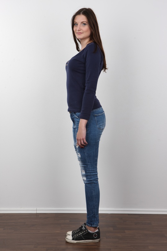 3. Download full pics of Lucie (22) from czechcasting.com