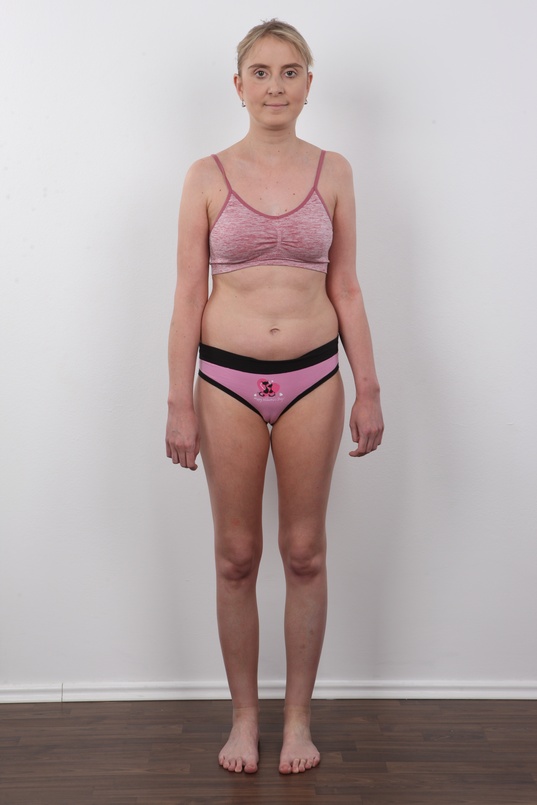 7. Download full pics of Lucie (25) from czechcasting.com