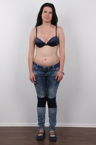 4. Download full pics of Stanislava (29) from czechcasting.com