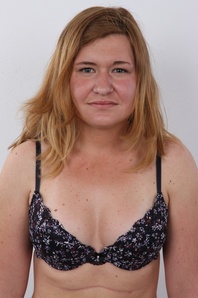 6. Download full pics of Veronika (19) from czechcasting.com