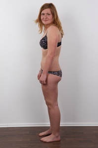 8. Download full pics of Veronika (19) from czechcasting.com