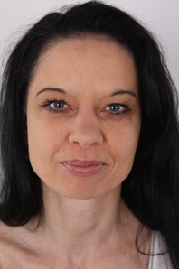 1. Download full pics of Marta (45) from czechcasting.com