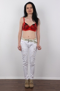 4. Download full pics of Marta (45) from czechcasting.com