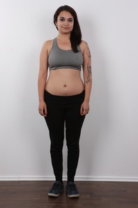 4. Download full pics of Jitka (21) from czechcasting.com