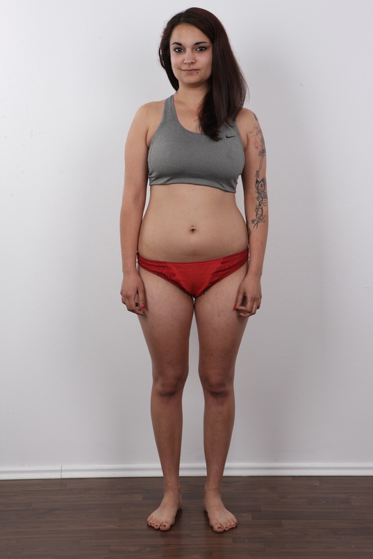 7. Download full pics of Jitka (21) from czechcasting.com