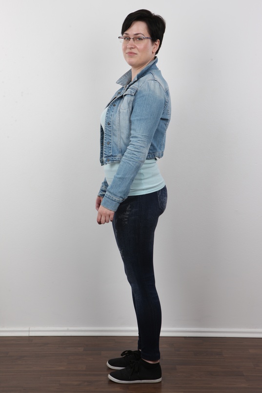 3. Download full pics of Jana (25) from czechcasting.com