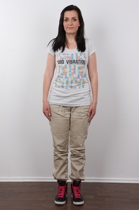 2. Download full pics of Simona (23) from czechcasting.com