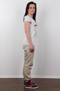 3. Download full pics of Simona (23) from czechcasting.com