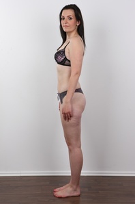 8. Download full pics of Simona (23) from czechcasting.com