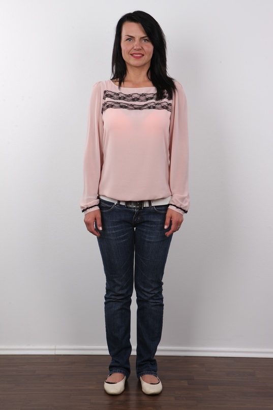 2. Download full pics of Michaela (34) from czechcasting.com