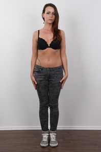 4. Download full pics of Katka (27) from czechcasting.com