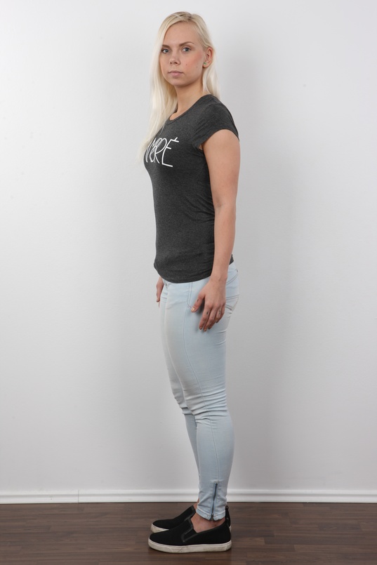 3. Download full pics of Martina (24) from czechcasting.com