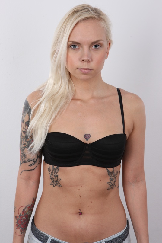 6. Download full pics of Martina (24) from czechcasting.com