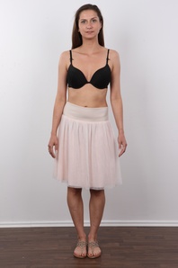 3. Download full pics of Karolina (28) from czechcasting.com