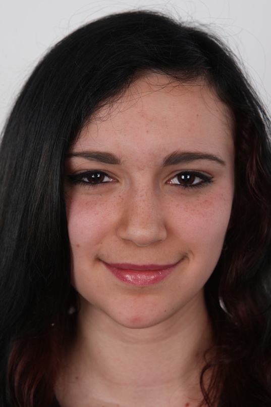 1. Download full pics of Nikola (18) from czechcasting.com