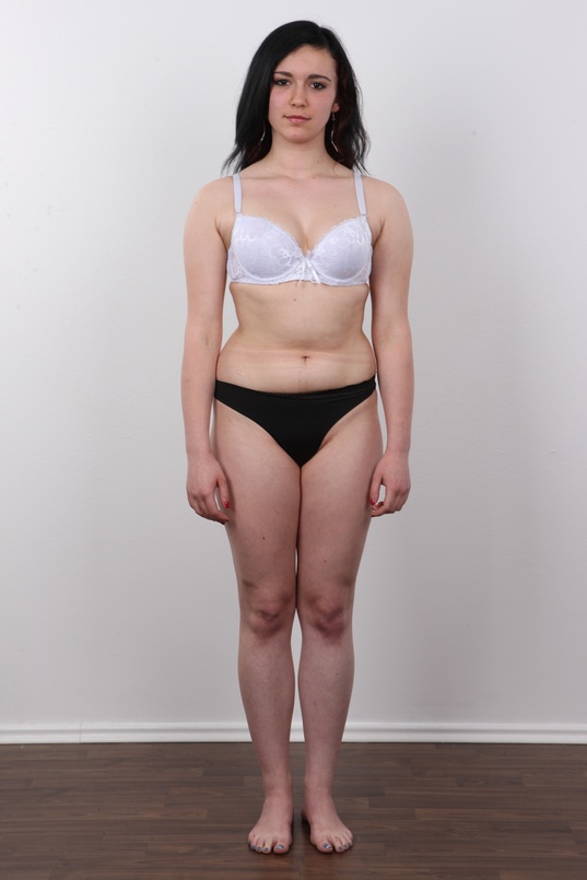 7. Download full pics of Nikola (18) from czechcasting.com