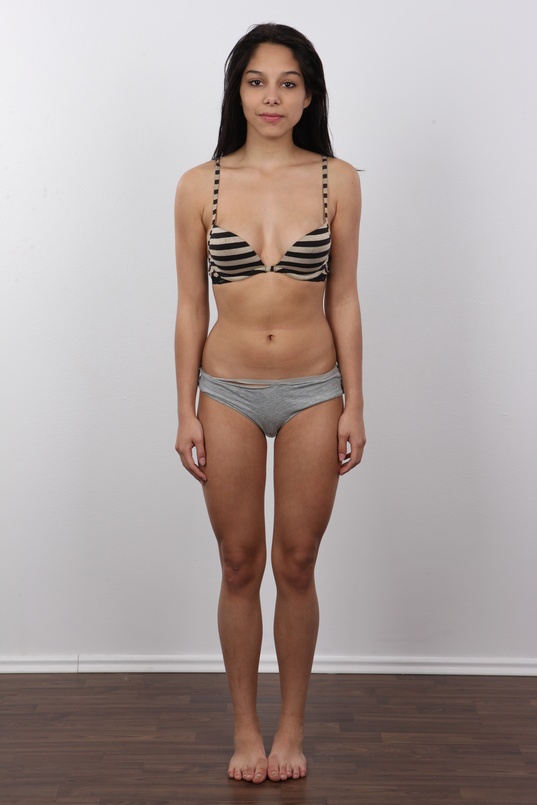 7. Download full pics of Silvie (18) from czechcasting.com