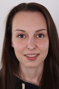 1. Download full pics of Barbora (19) from czechcasting.com