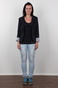 2. Download full pics of Petra (28) from czechcasting.com