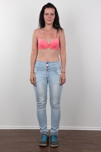 4. Download full pics of Petra (28) from czechcasting.com