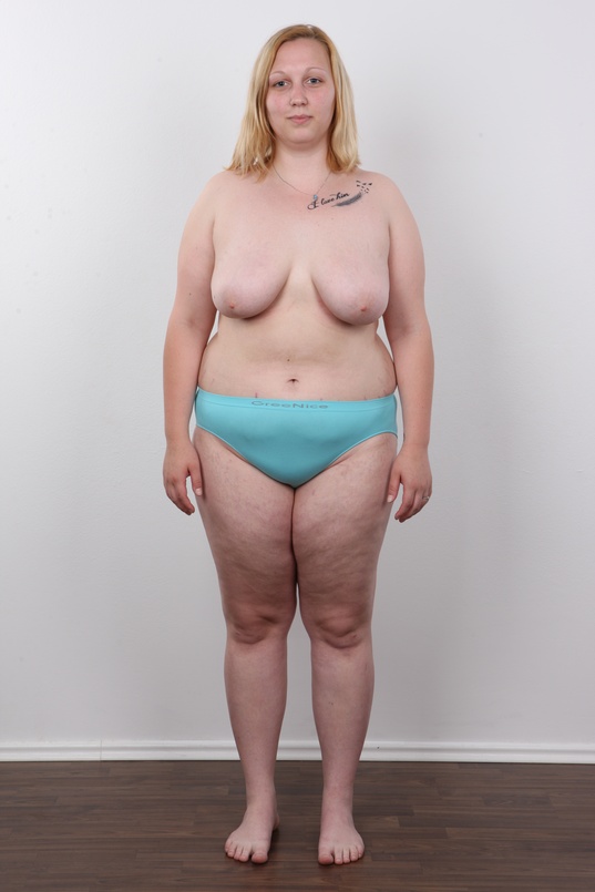 9. Download full pics of Veronika (20) from czechcasting.com